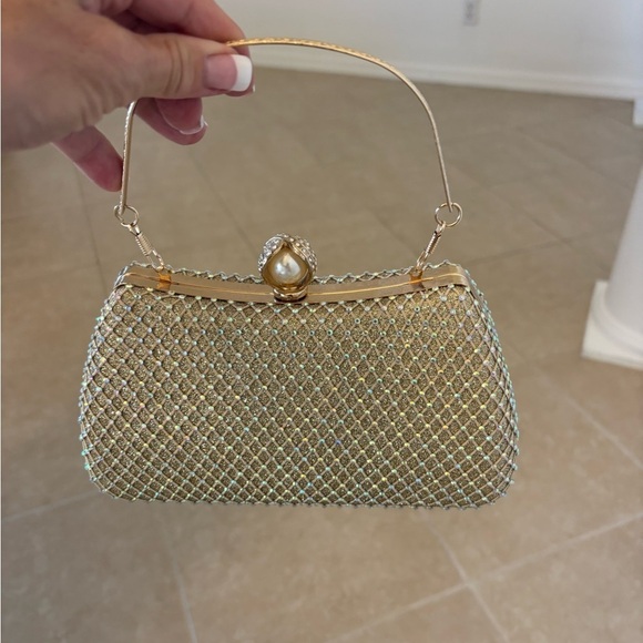 Handbags - Elegant Gorgeous Evening Bag Mesh Rhinestone Evening Bag With A Pearl On Top .